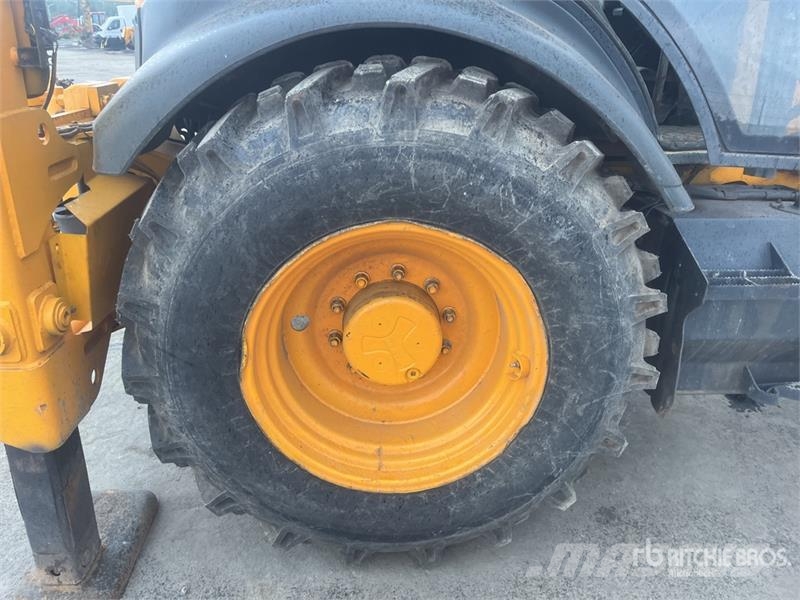 Terex TLB 844 SX4 4x4 Backhoe Loader Ekskavaatorlaadurid