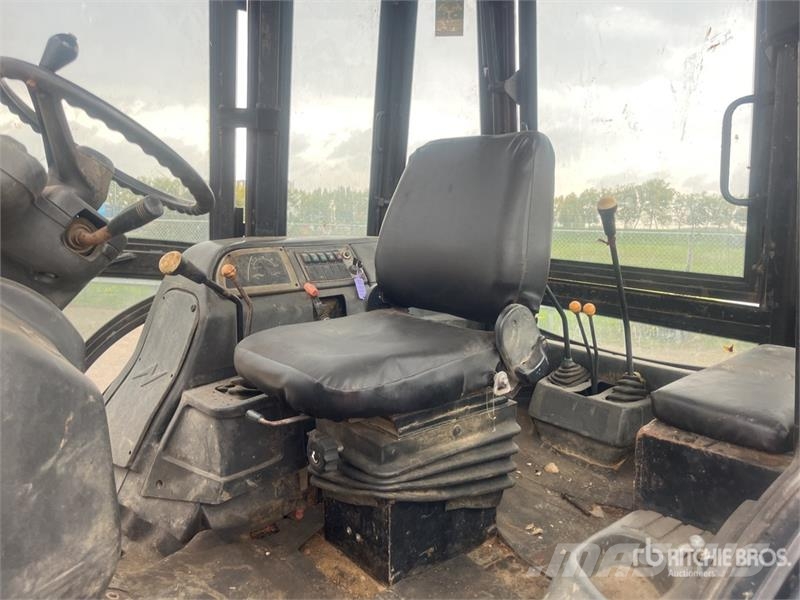 Terex TLB 844 SX4 4x4 Backhoe Loader Ekskavaatorlaadurid