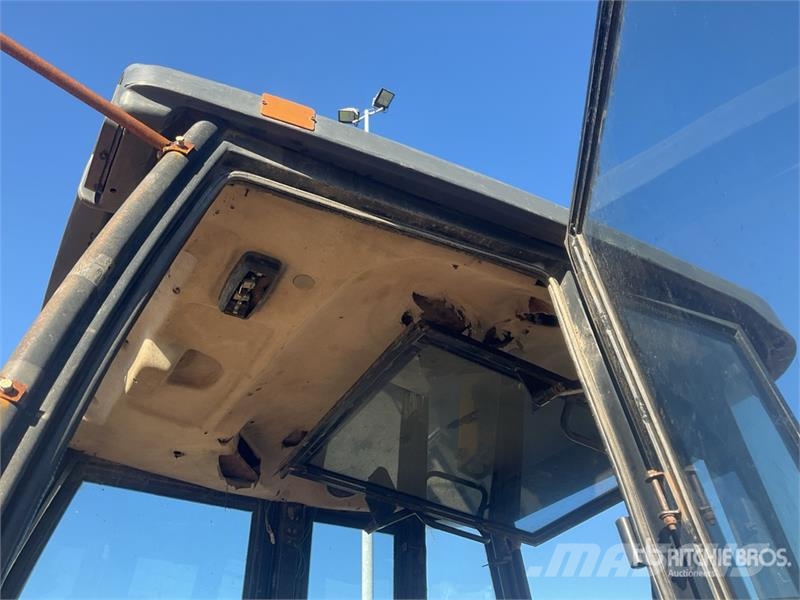 Terex TLB 844SX4 4x4 Backhoe Loader Ekskavatori-iekrāvēji