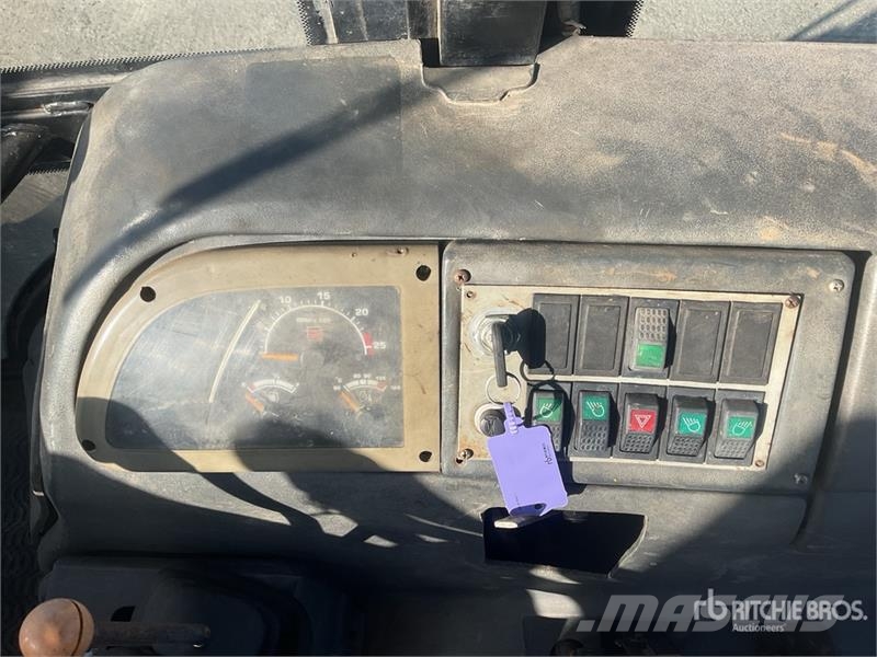 Terex TLB 844SX4 4x4 Backhoe Loader Ekskavatori-iekrāvēji