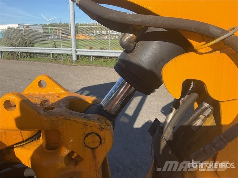 Terex TLB 844SX4 4x4 Backhoe Loader Ekskavatori-iekrāvēji