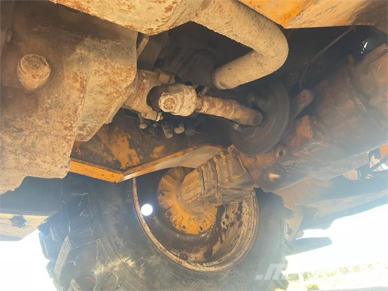 Terex TLB 844SX4 4x4 Backhoe Loader Ekskavatori-iekrāvēji