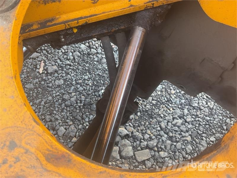 Thwaites MACH573 3 ton 4x4 Swivel Dumper Mini pašizgāzēji