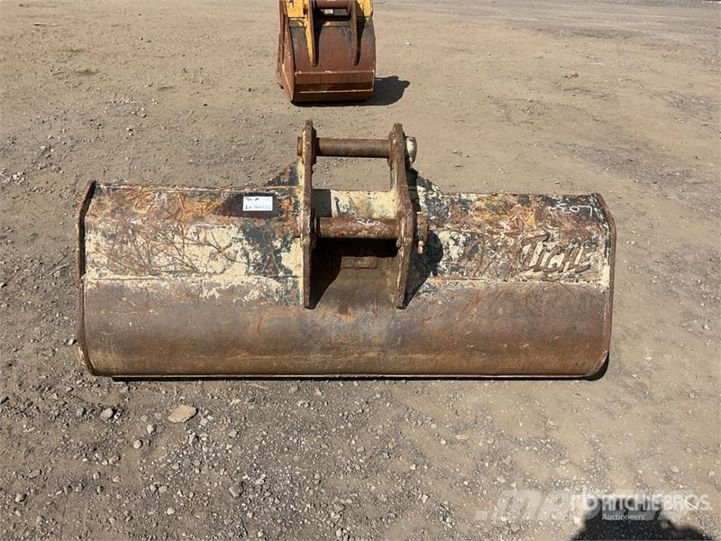  Tighe 1800 mm Cleanup Excavator Bucket Godet