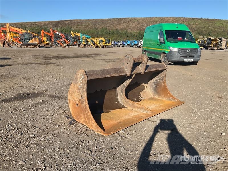 Titan 2100 mm Cleanup Excavator Bucket Buckets