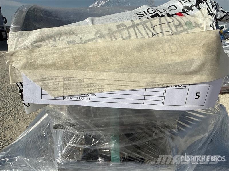 TM benne Qty of Excavator Attachments 기타 부품