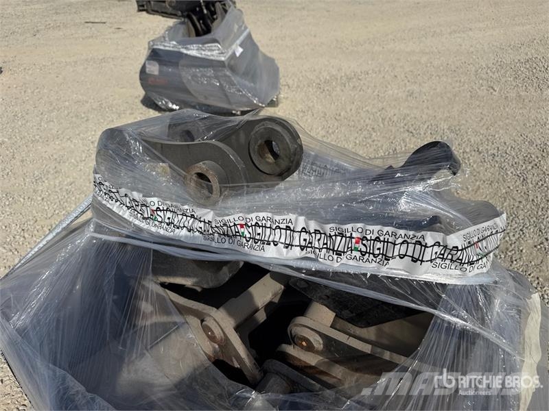 TM benne Qty of Excavator Attachments 기타 부품