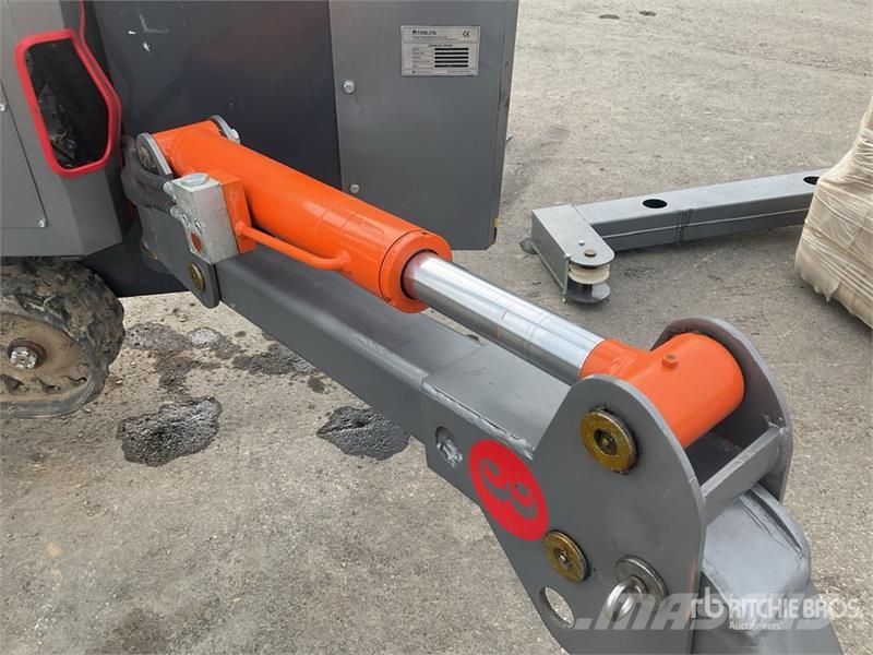 Tonlita TSC150 1.5 ton Telescopic Crawler Crane 履帶式起重機