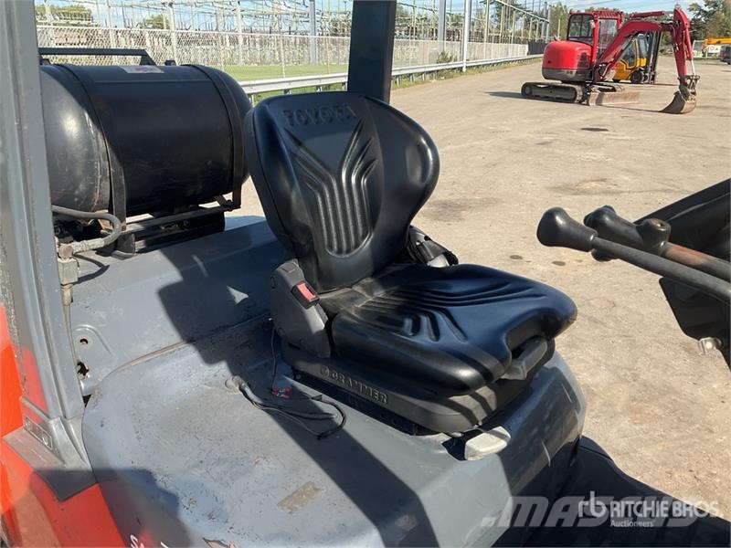 Toyota 02-8FGF25 Другие складские механизмы