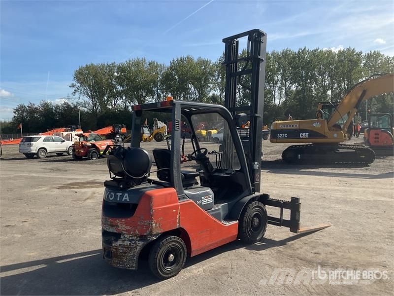 Toyota 02-8FGF25 Другие складские механизмы