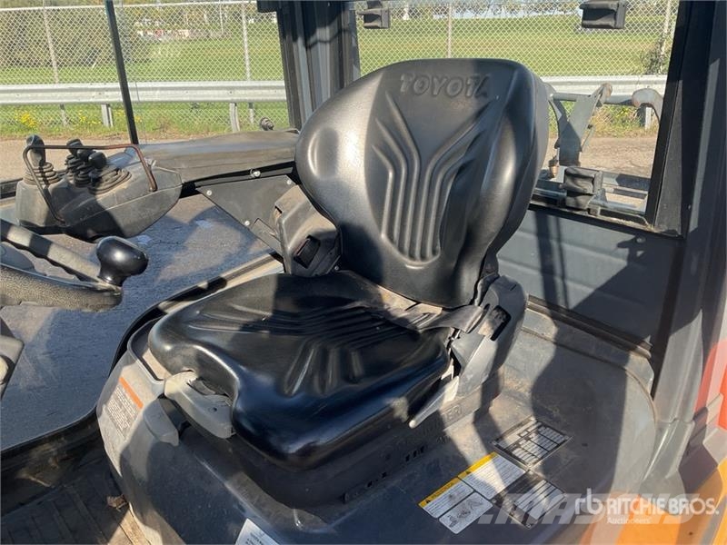 Toyota 02-8FGF25 Другие складские механизмы
