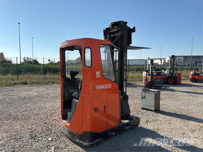 Toyota 1600 kg Order Picker Utilaje speciale de ridicare si agatare