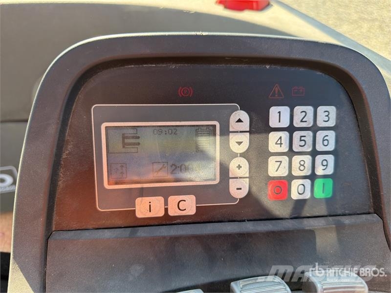 Toyota 1600 kg Order Picker Utilaje speciale de ridicare si agatare