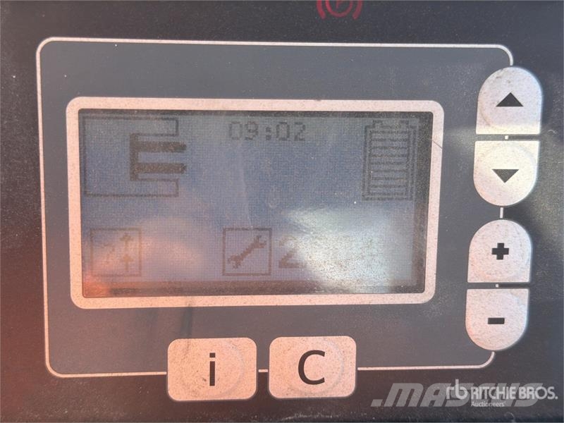Toyota 1600 kg Order Picker Utilaje speciale de ridicare si agatare