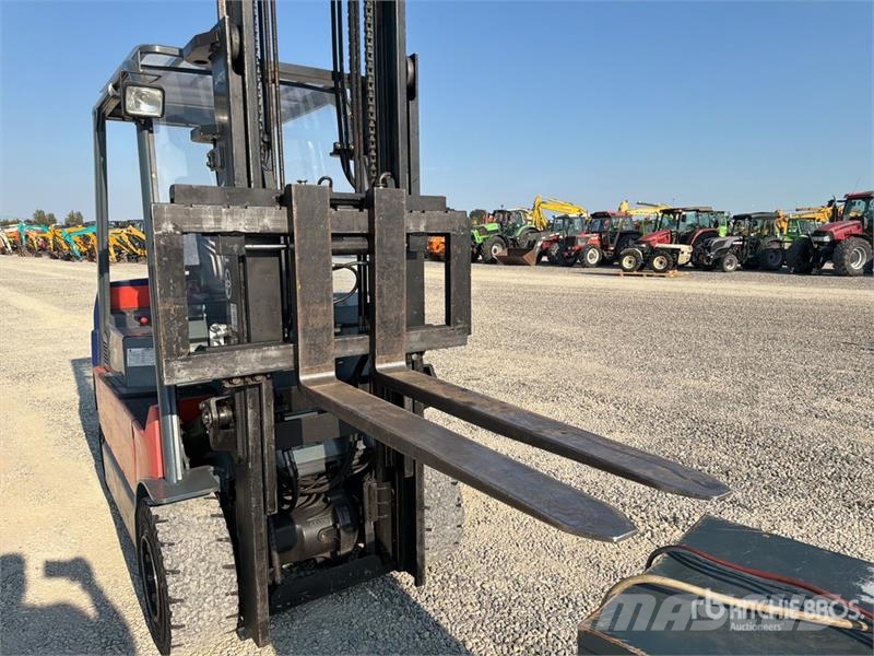 Toyota 7-FBMF-30 3000 kg Electric Forklift Elektromos targoncák