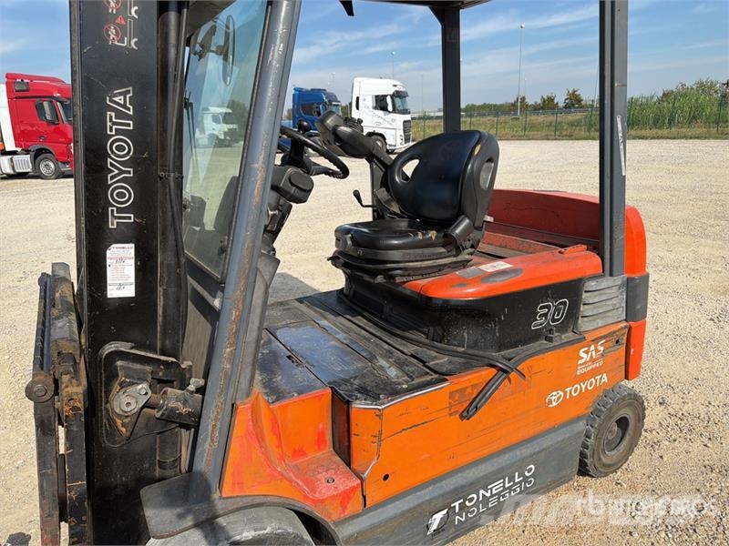 Toyota 7-FBMF-30 3000 kg Electric Forklift Electric forklifts