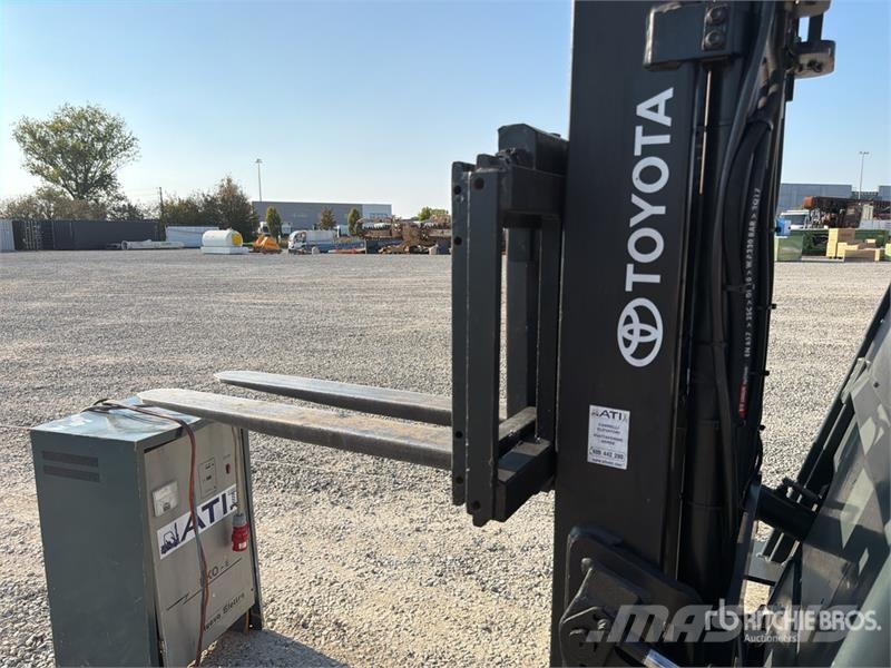 Toyota 7-FBMF-30 3000 kg Electric Forklift Elektromos targoncák