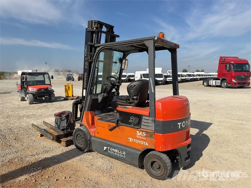 Toyota 7-FBMF-30 3000 kg Electric Forklift Electric forklifts