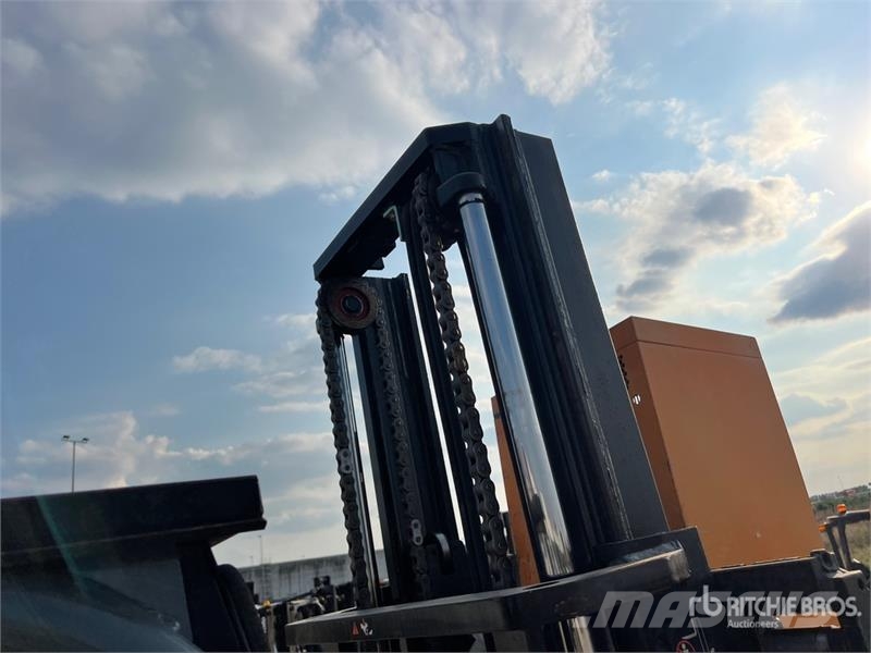 Toyota 7-FBMF-30 3000 kg Electric Forklift شاحنات ذات رافعات شوكية تعمل بالكهرباء