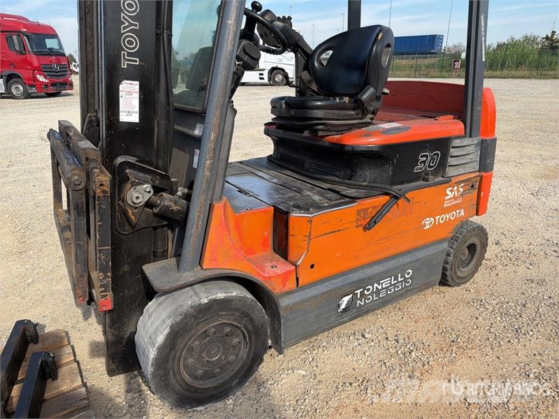 Toyota 7-FBMF-30 3000 kg Electric Forklift Electric forklifts