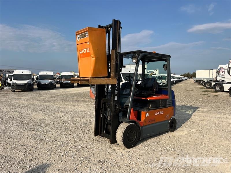 Toyota 7-FBMF-30 3000 kg Electric Forklift شاحنات ذات رافعات شوكية تعمل بالكهرباء
