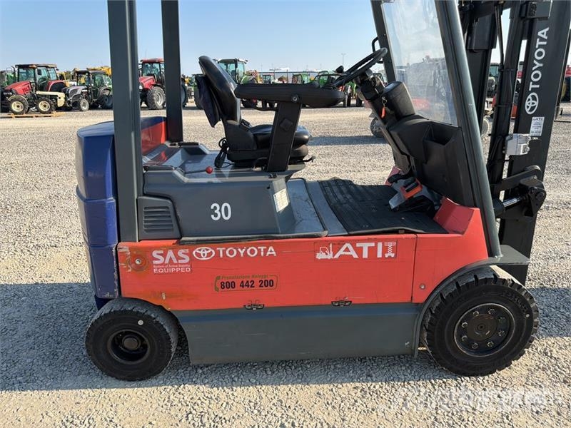 Toyota 7-FBMF-30 3000 kg Electric Forklift Elektromos targoncák