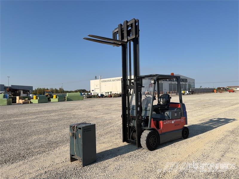 Toyota 7-FBMF-30 3000 kg Electric Forklift Elektromos targoncák