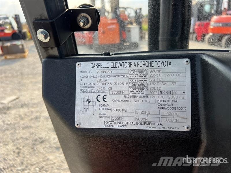 Toyota 7-FBMF-30 3000 kg Electric Forklift شاحنات ذات رافعات شوكية تعمل بالكهرباء