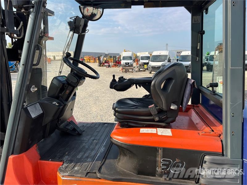 Toyota 7-FBMF-30 3000 kg Electric Forklift شاحنات ذات رافعات شوكية تعمل بالكهرباء
