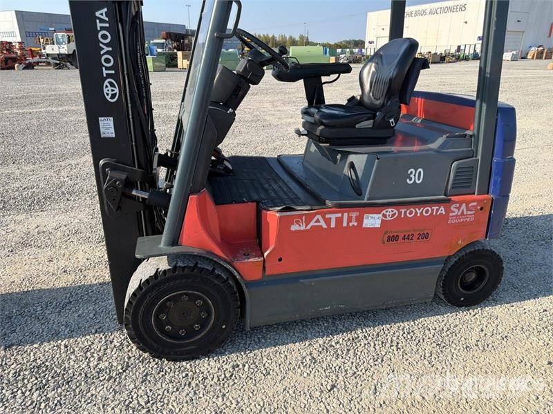 Toyota 7-FBMF-30 3000 kg Electric Forklift Elektromos targoncák