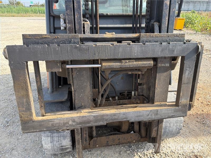 Toyota 7-FBMF-30 3000 kg Electric Forklift Electric forklifts