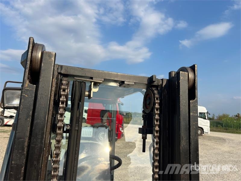 Toyota 7-FBMF-30 3000 kg Electric Forklift شاحنات ذات رافعات شوكية تعمل بالكهرباء