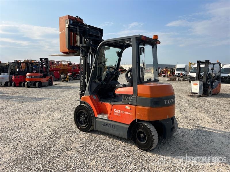 Toyota 7FB30 3000 kg Electric Forklift شاحنات ذات رافعات شوكية تعمل بالكهرباء