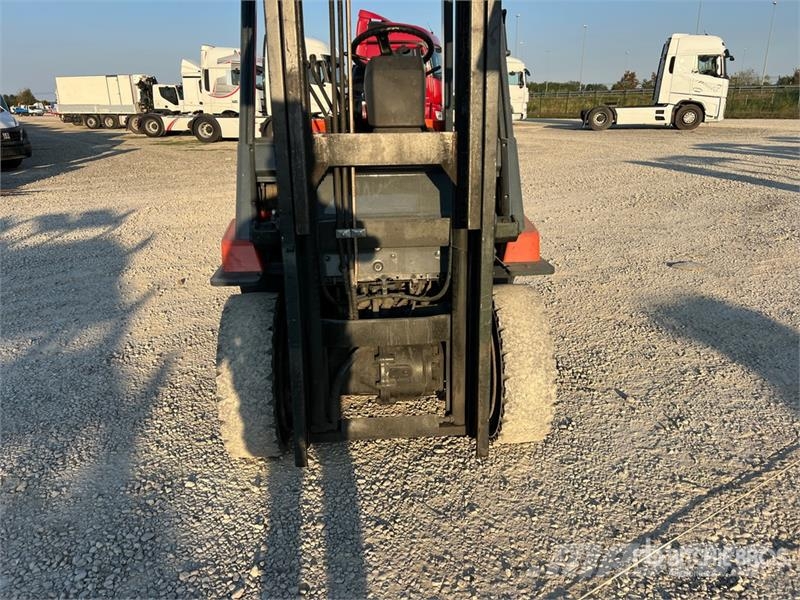Toyota 7FB30 3000 kg Electric Forklift Elmotviktstruckar