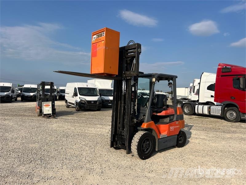Toyota 7FB30 3000 kg Electric Forklift شاحنات ذات رافعات شوكية تعمل بالكهرباء