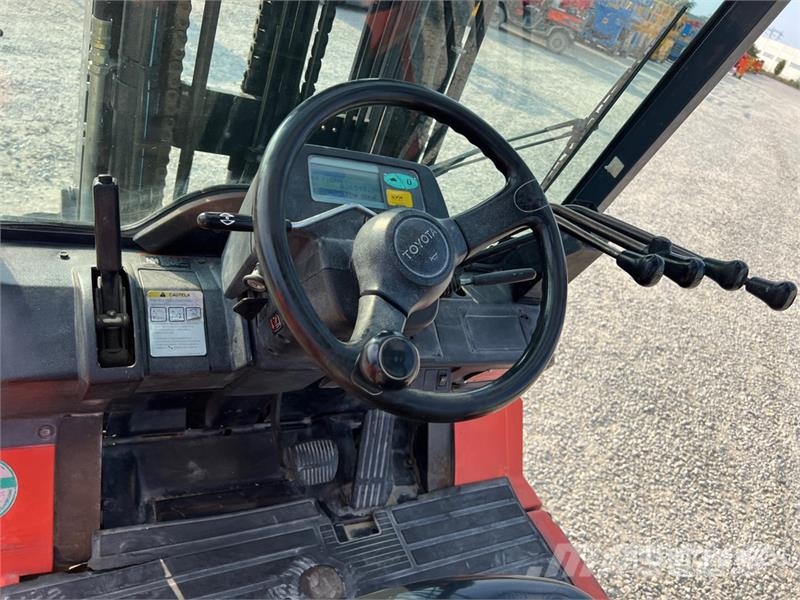 Toyota 7FB30 3000 kg Electric Forklift شاحنات ذات رافعات شوكية تعمل بالكهرباء