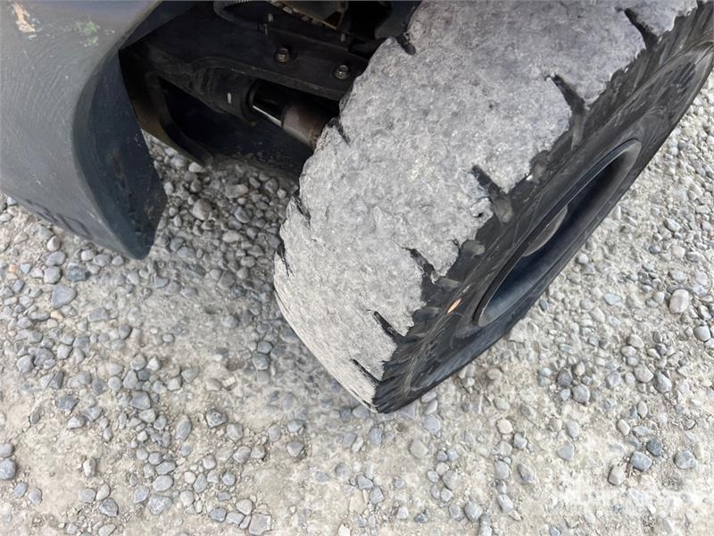 Toyota 7FB30 3000 kg Electric Forklift شاحنات ذات رافعات شوكية تعمل بالكهرباء