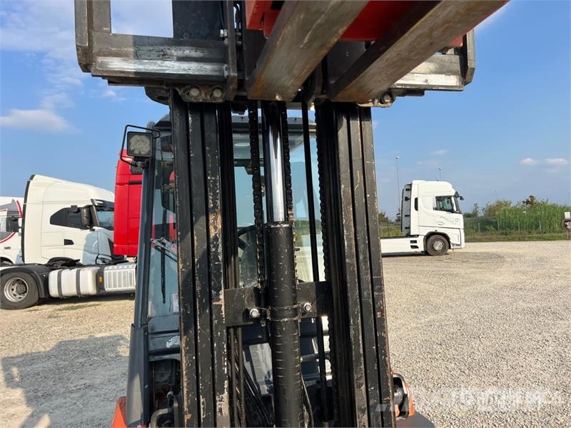 Toyota 7FB30 3000 kg Electric Forklift شاحنات ذات رافعات شوكية تعمل بالكهرباء