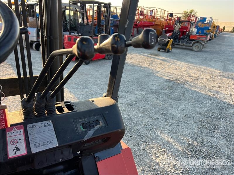 Toyota 7FB30 3000 kg Electric Forklift Elmotviktstruckar