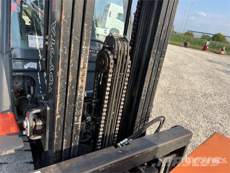 Toyota 7FB30 3000 kg Electric Forklift شاحنات ذات رافعات شوكية تعمل بالكهرباء