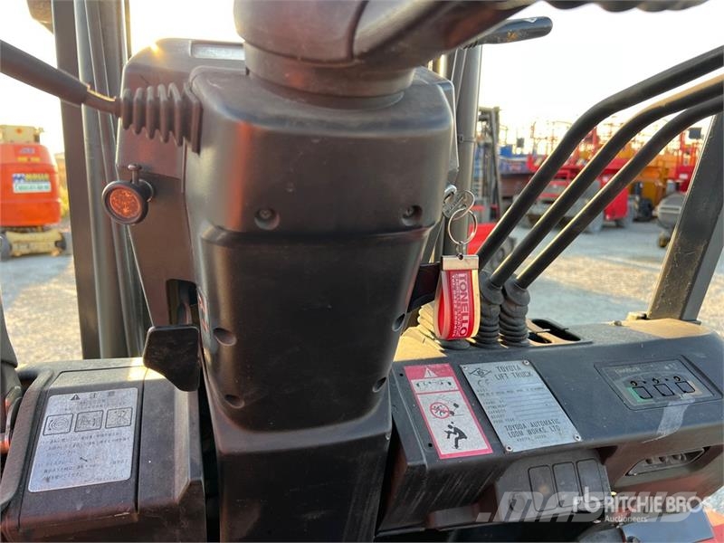 Toyota 7FB30 3000 kg Electric Forklift Elmotviktstruckar