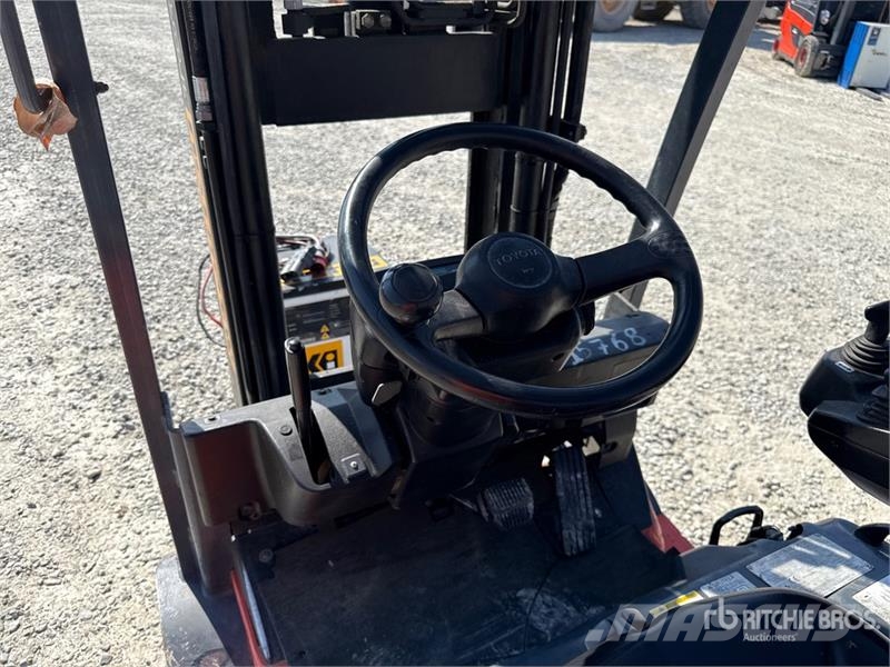 Toyota 7FBEF18 1800 kg Electric Forklift Stivuitor electric