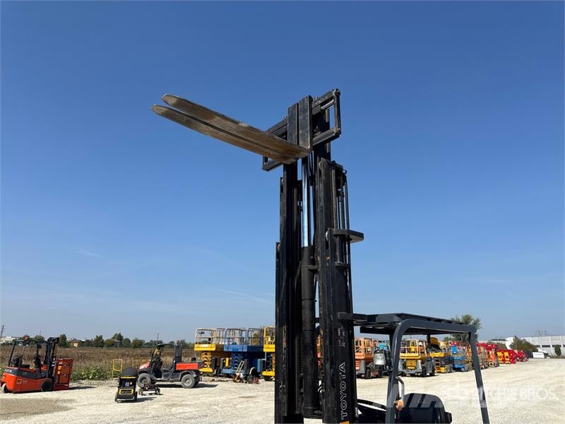 Toyota 7FBEF18 1800 kg Electric Forklift Stivuitor electric