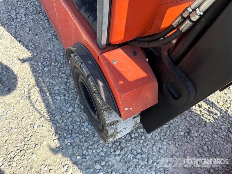 Toyota 7FBEST15 1500 kg Electric Forklift Stivuitor electric