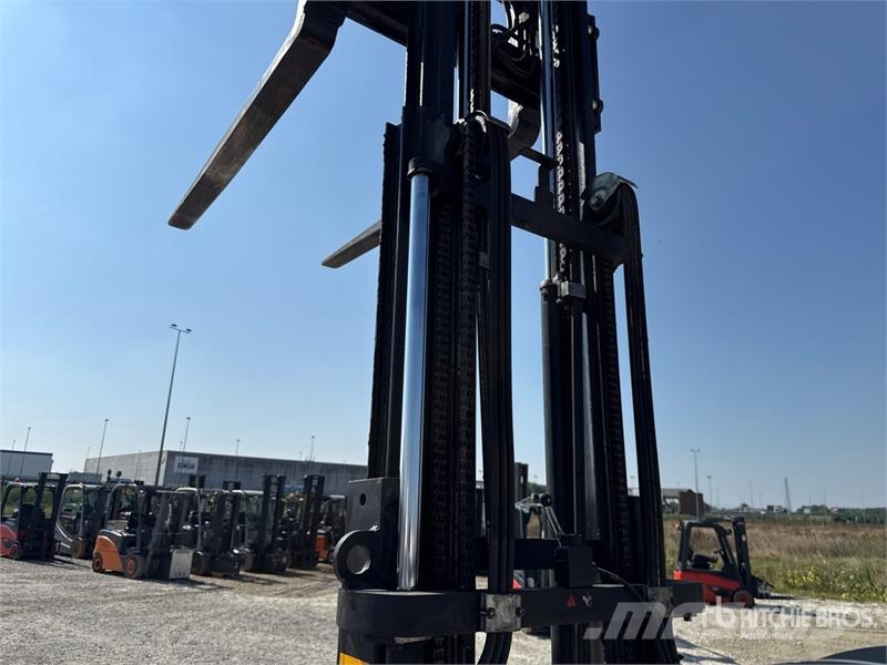 Toyota 7FBEST15 1500 kg Electric Forklift Stivuitor electric