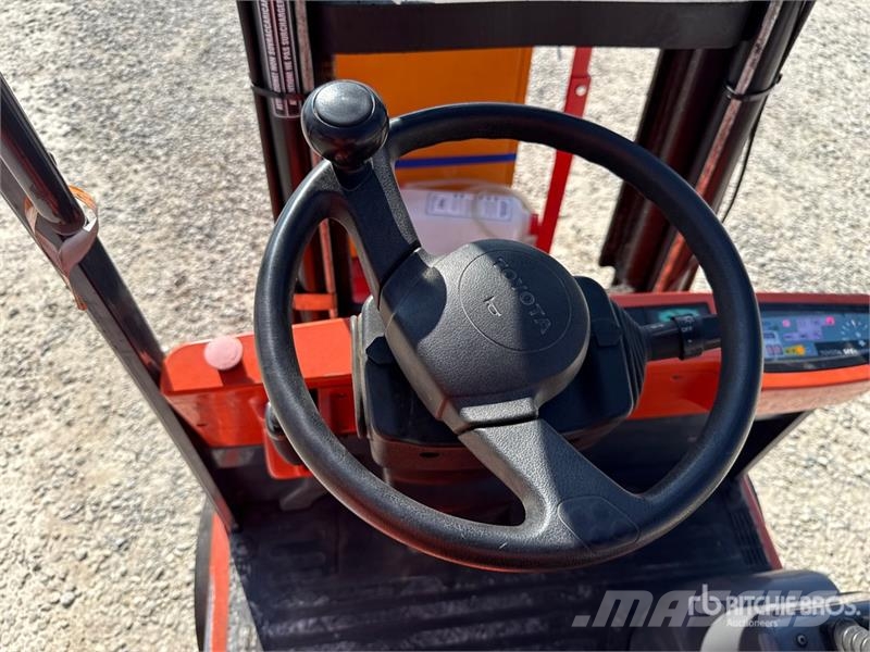 Toyota 7FBEST15 1500 kg Electric Forklift Stivuitor electric
