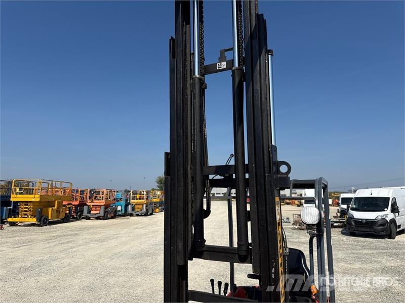 Toyota 7FBEST15 1500 kg Electric Forklift Stivuitor electric