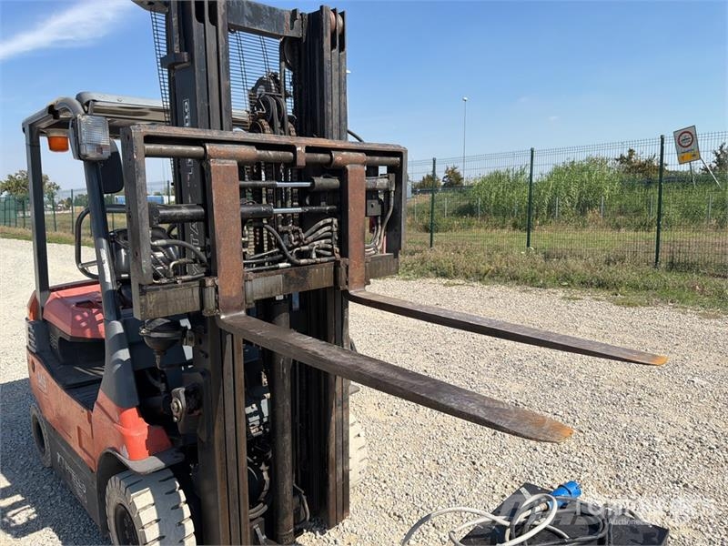 Toyota 7FBH25 Electric forklifts