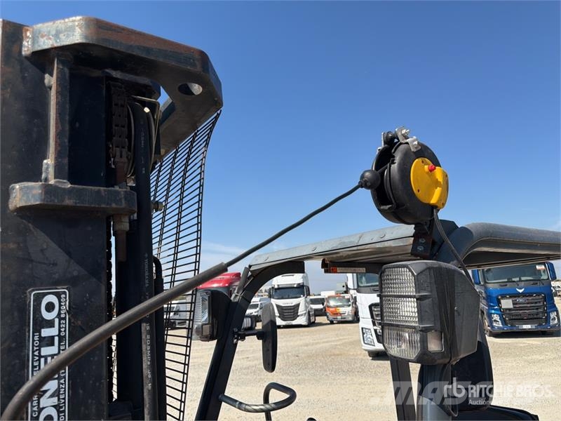 Toyota 7FBH25 Electric forklifts