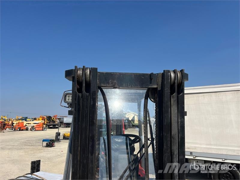 Toyota 7FBMF25 2500 kg Electric Forklift (Inoperable) شاحنات ذات رافعات شوكية تعمل بالكهرباء